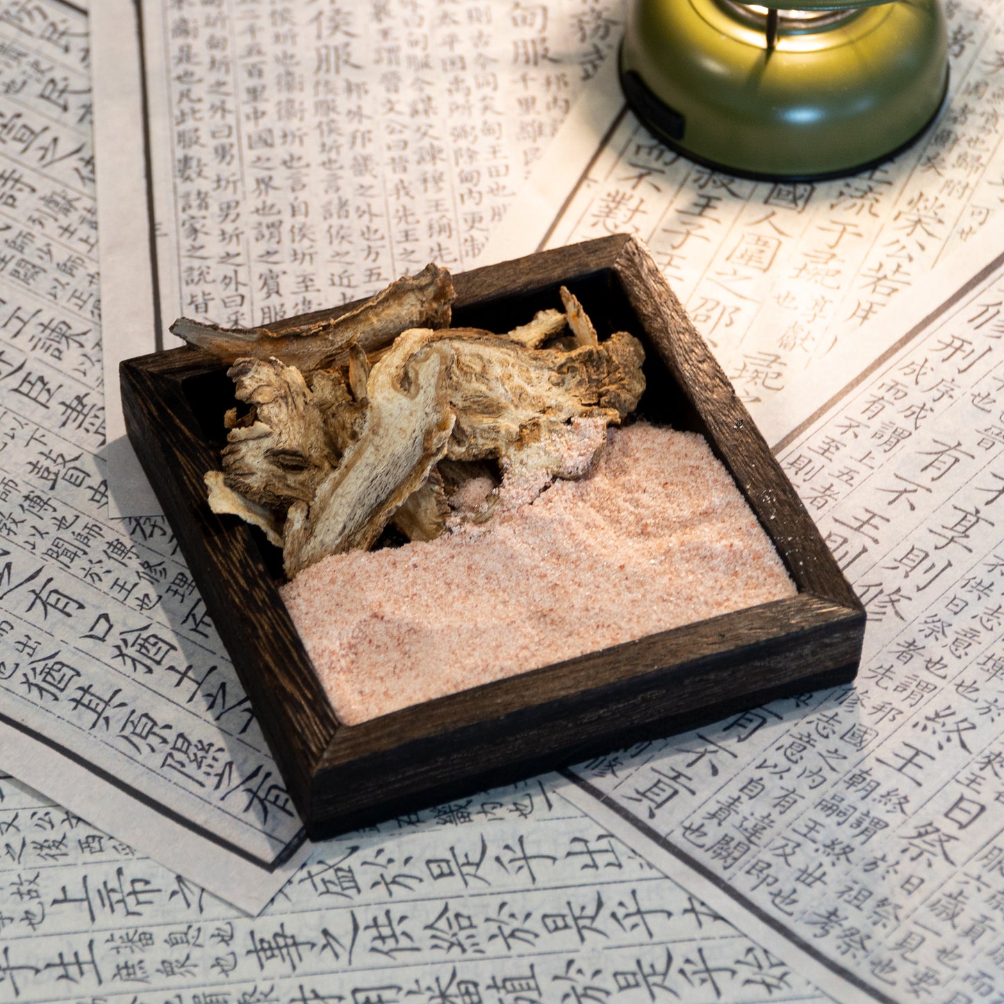 Chinese herbs traditional medicine dang gui and Himalayan salt